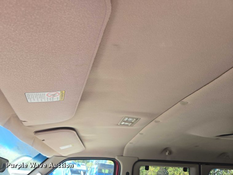 image for item EV5412 2002 Ford E150 van