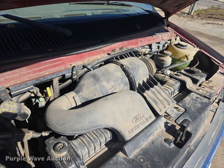 image for item EV5412 2002 Ford E150 van