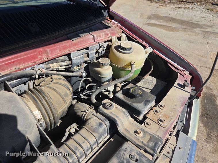 image for item EV5412 2002 Ford E150 van