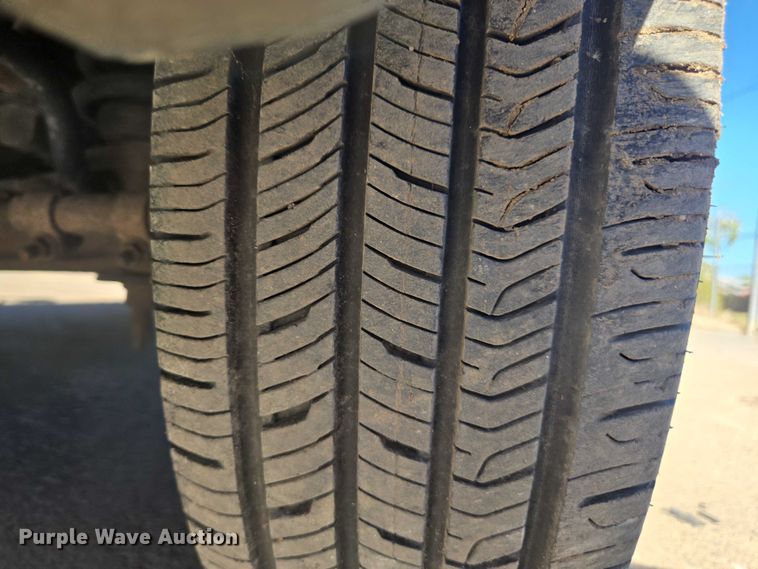 image for item EV5412 2002 Ford E150 van