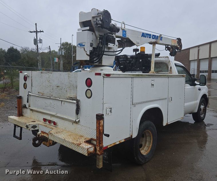 image for item EV5426 1999 Ford F350 Super Duty utility bed pickup truck