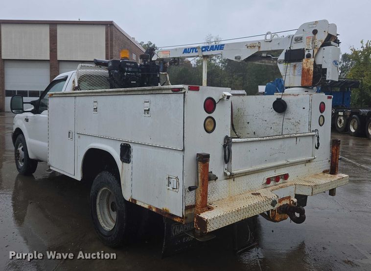 image for item EV5426 1999 Ford F350 Super Duty utility bed pickup truck