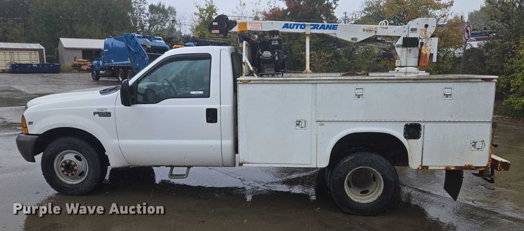 image for item EV5426 1999 Ford F350 Super Duty utility bed pickup truck