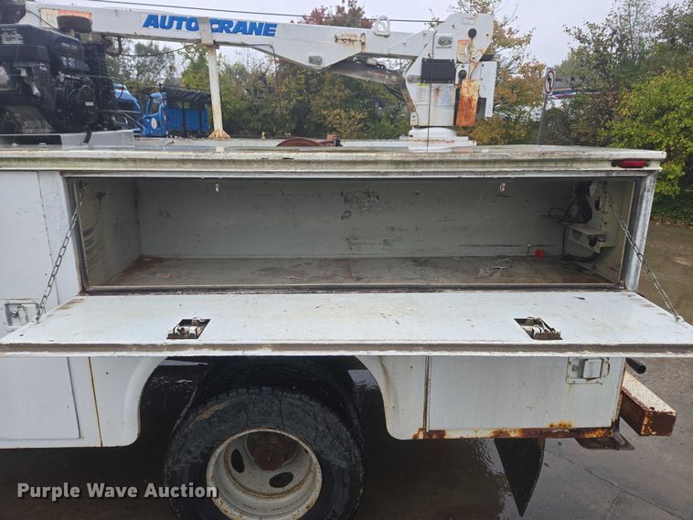 image for item EV5426 1999 Ford F350 Super Duty utility bed pickup truck