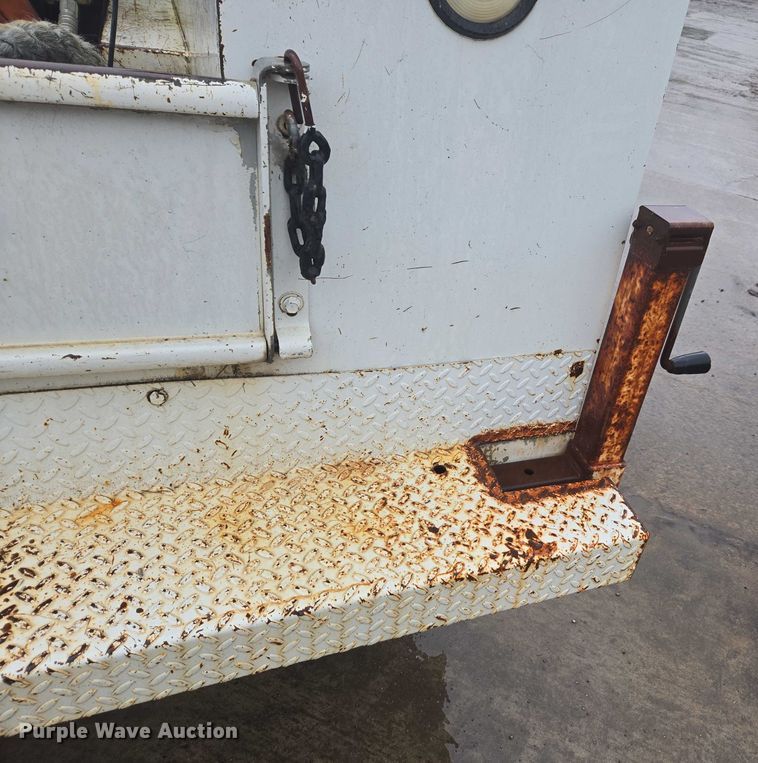 image for item EV5426 1999 Ford F350 Super Duty utility bed pickup truck