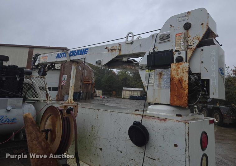 image for item EV5426 1999 Ford F350 Super Duty utility bed pickup truck