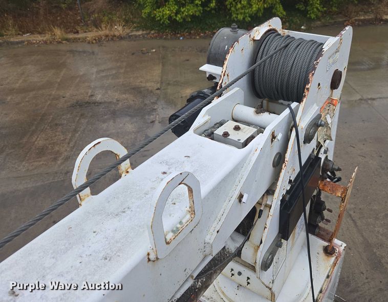 image for item EV5426 1999 Ford F350 Super Duty utility bed pickup truck