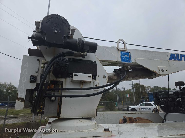 image for item EV5426 1999 Ford F350 Super Duty utility bed pickup truck