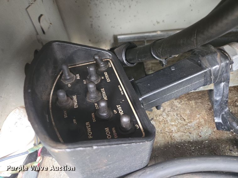 image for item EV5426 1999 Ford F350 Super Duty utility bed pickup truck