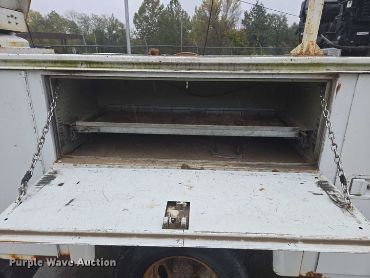 image for item EV5426 1999 Ford F350 Super Duty utility bed pickup truck