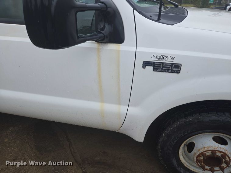 image for item EV5426 1999 Ford F350 Super Duty utility bed pickup truck