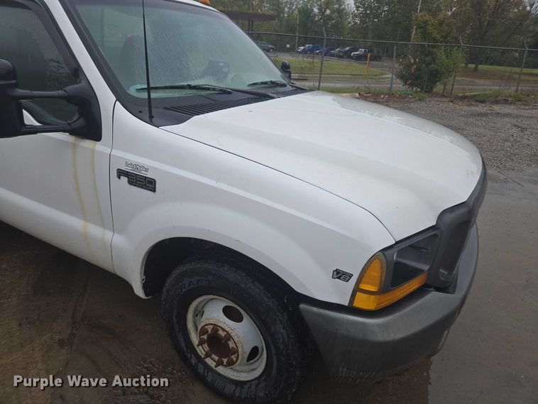 image for item EV5426 1999 Ford F350 Super Duty utility bed pickup truck