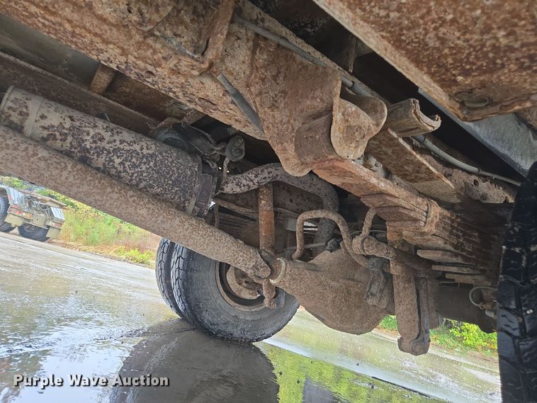 image for item EV5426 1999 Ford F350 Super Duty utility bed pickup truck