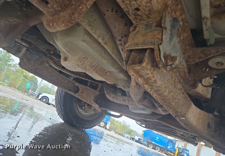 image for item EV5426 1999 Ford F350 Super Duty utility bed pickup truck