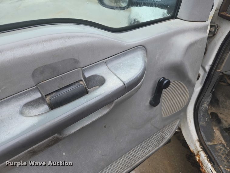 image for item EV5426 1999 Ford F350 Super Duty utility bed pickup truck