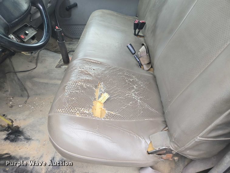 image for item EV5426 1999 Ford F350 Super Duty utility bed pickup truck