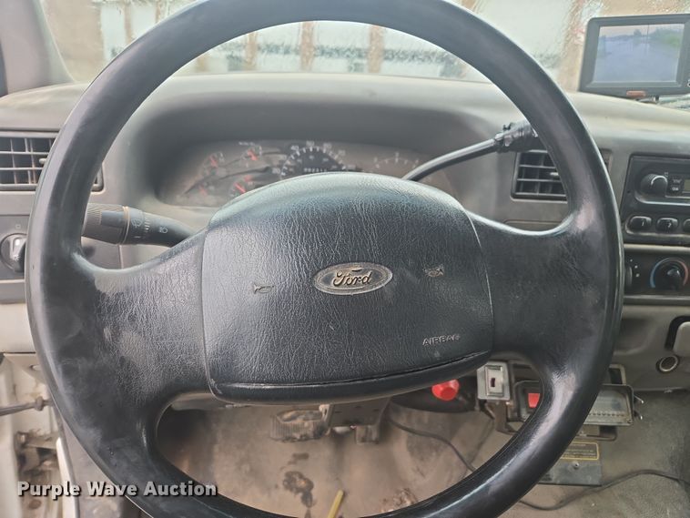 image for item EV5426 1999 Ford F350 Super Duty utility bed pickup truck