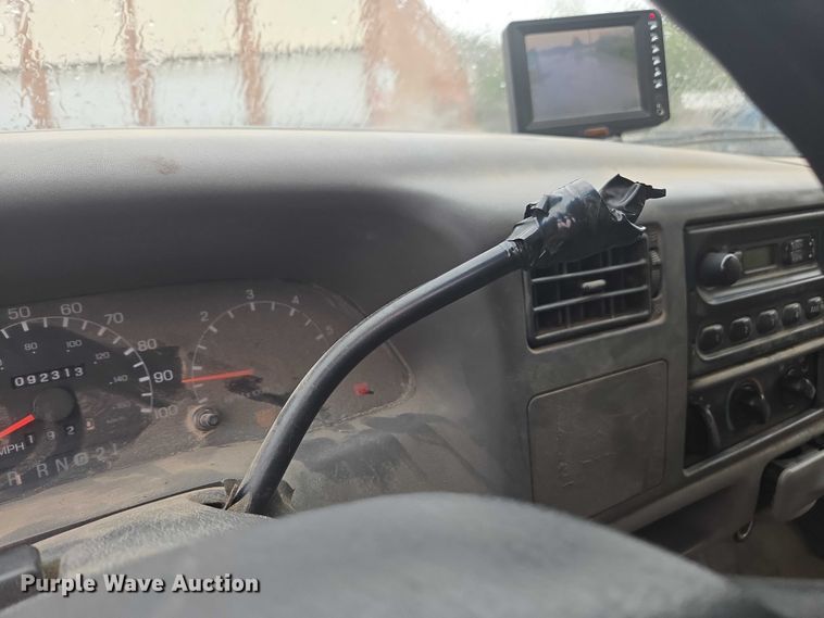 image for item EV5426 1999 Ford F350 Super Duty utility bed pickup truck