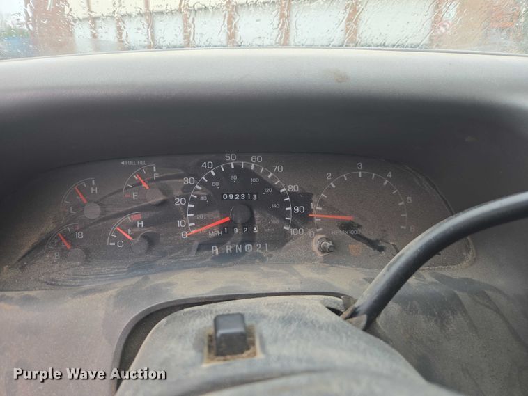 image for item EV5426 1999 Ford F350 Super Duty utility bed pickup truck