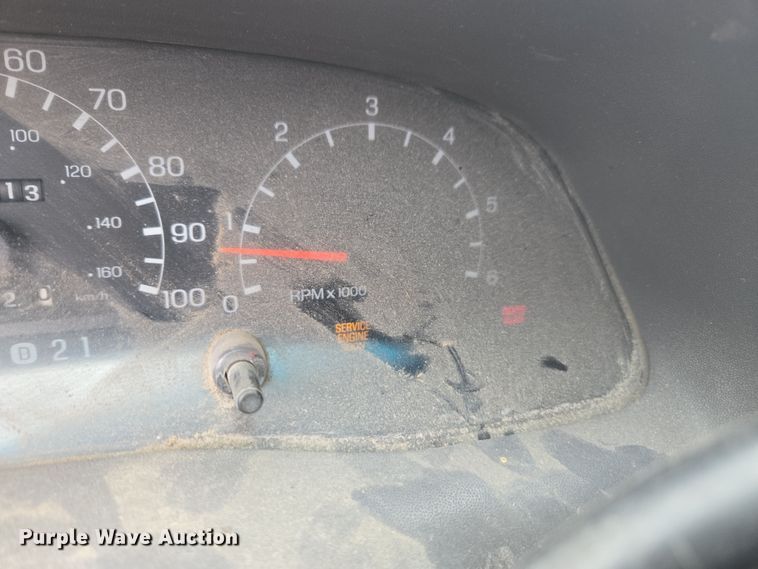 image for item EV5426 1999 Ford F350 Super Duty utility bed pickup truck