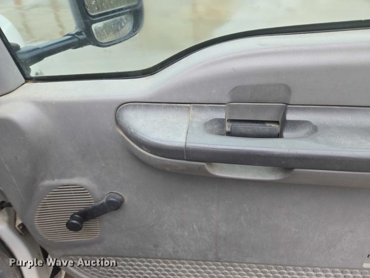 image for item EV5426 1999 Ford F350 Super Duty utility bed pickup truck