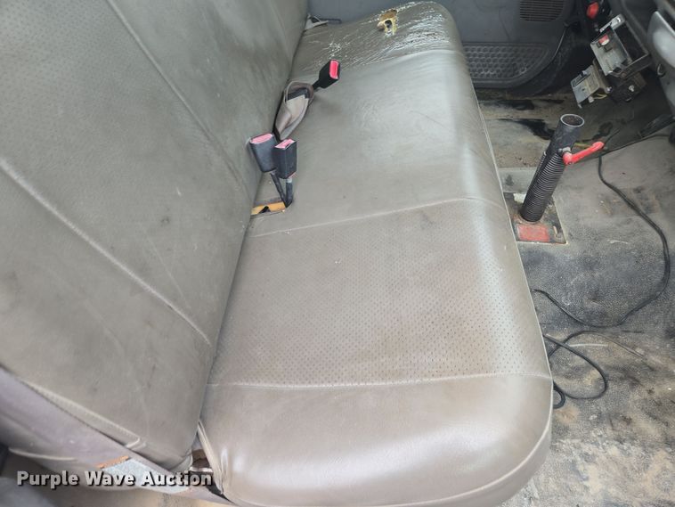 image for item EV5426 1999 Ford F350 Super Duty utility bed pickup truck