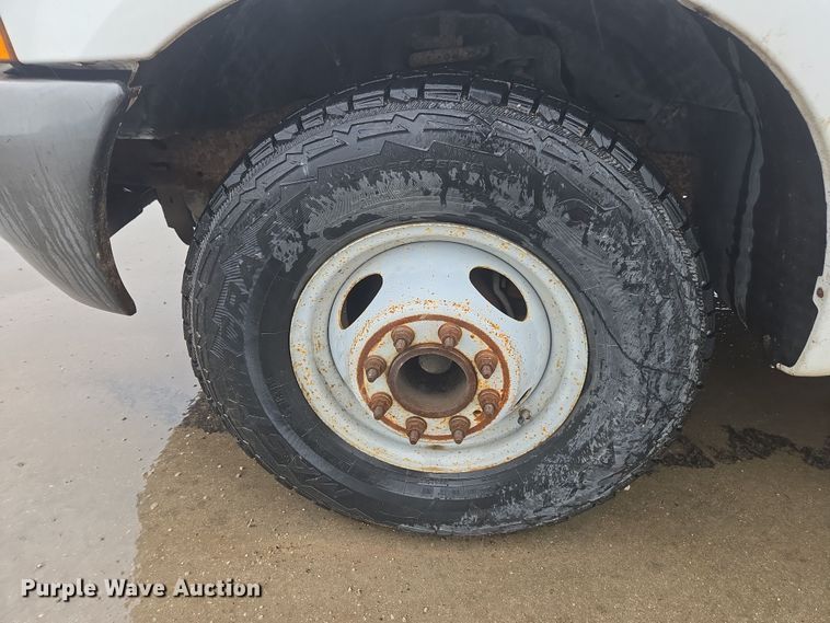 image for item EV5426 1999 Ford F350 Super Duty utility bed pickup truck