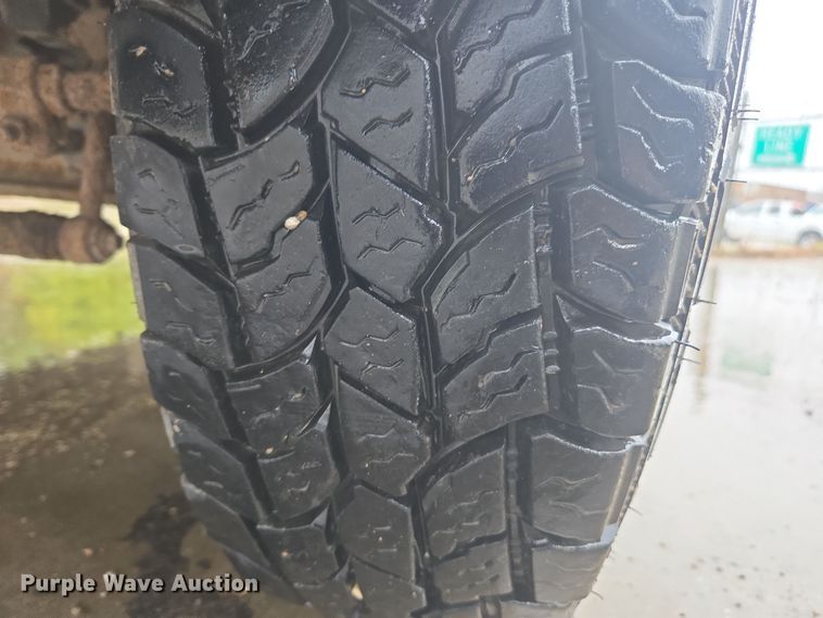 image for item EV5426 1999 Ford F350 Super Duty utility bed pickup truck