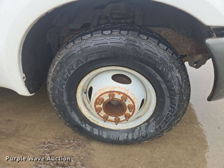 image for item EV5426 1999 Ford F350 Super Duty utility bed pickup truck