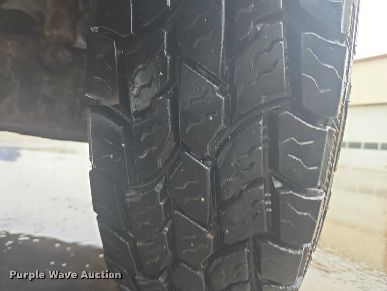 image for item EV5426 1999 Ford F350 Super Duty utility bed pickup truck