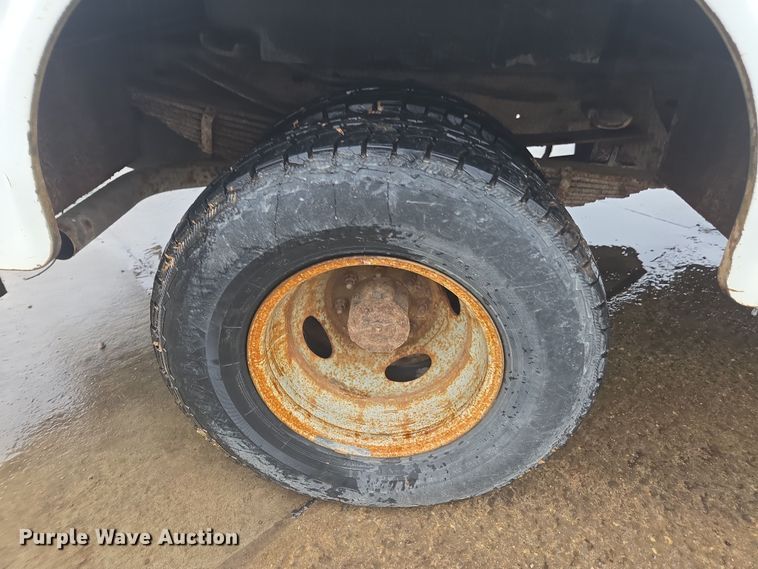 image for item EV5426 1999 Ford F350 Super Duty utility bed pickup truck