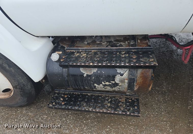 image for item EV5427 2012 Ford F650 Super Duty Crew Cab utility / service truck