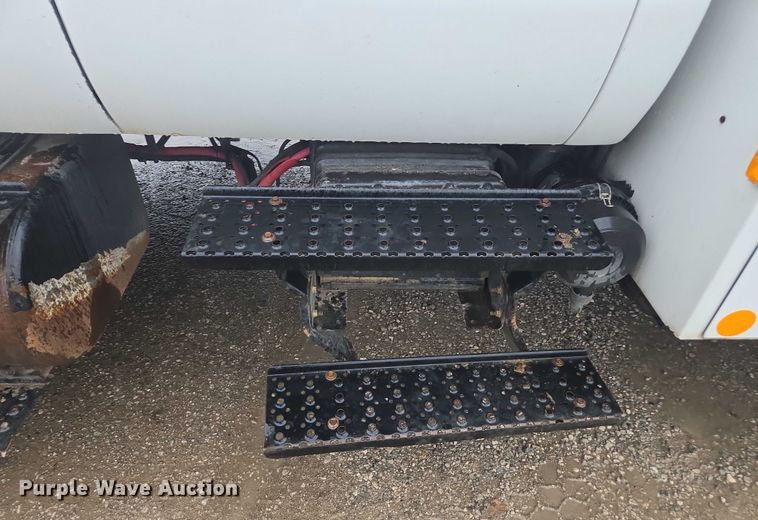 image for item EV5427 2012 Ford F650 Super Duty Crew Cab utility / service truck