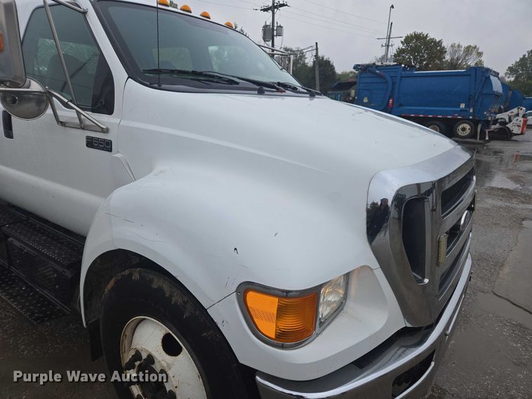 image for item EV5427 2012 Ford F650 Super Duty Crew Cab utility / service truck