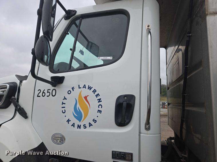 image for item EV5429 2014 Freightliner 108SD dump truck