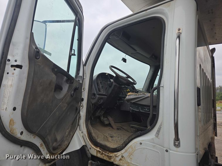 image for item EV5429 2014 Freightliner 108SD dump truck
