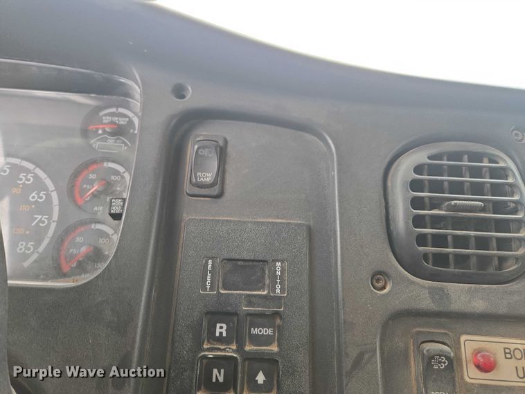 image for item EV5429 2014 Freightliner 108SD dump truck