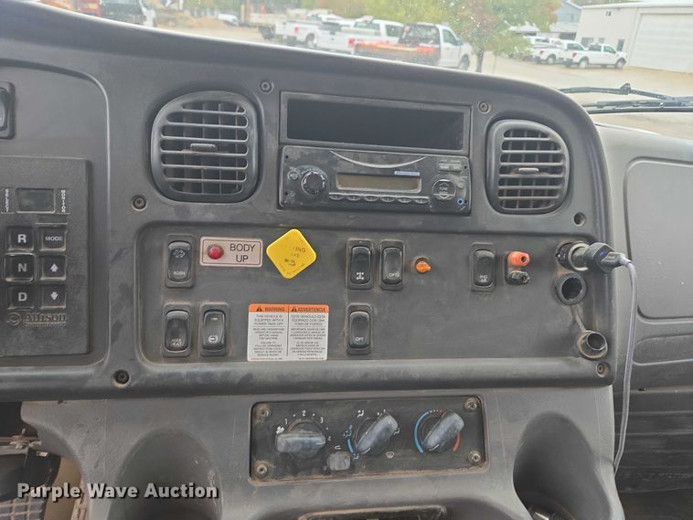 image for item EV5429 2014 Freightliner 108SD dump truck