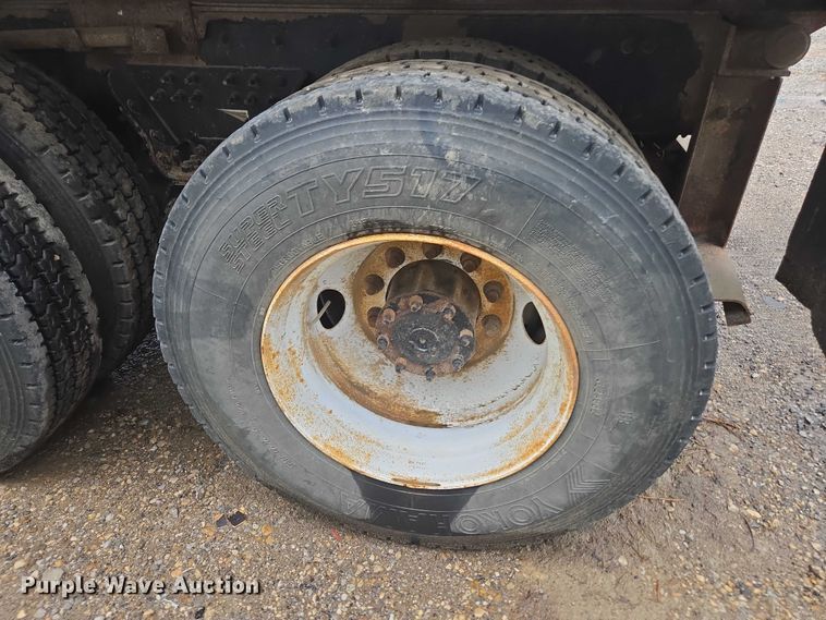 image for item EV5429 2014 Freightliner 108SD dump truck