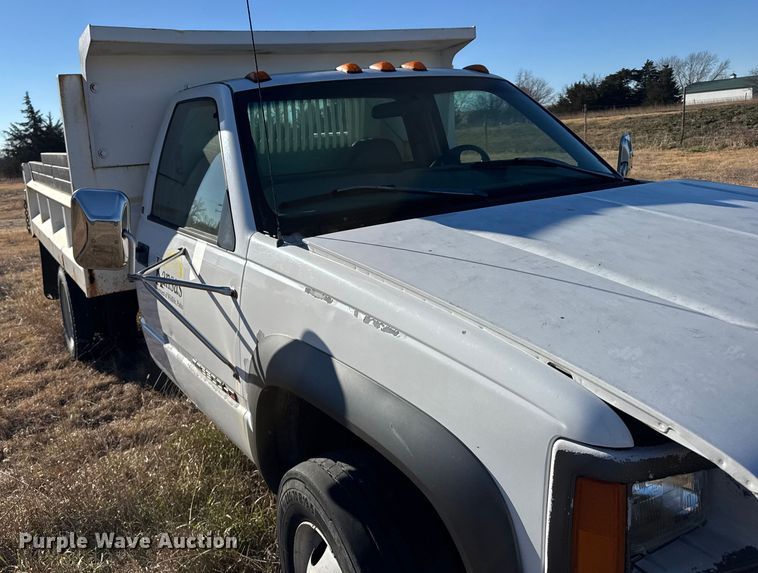 image for item FB0528 1998 GMC Sierra C3500 dump bed pickup truck