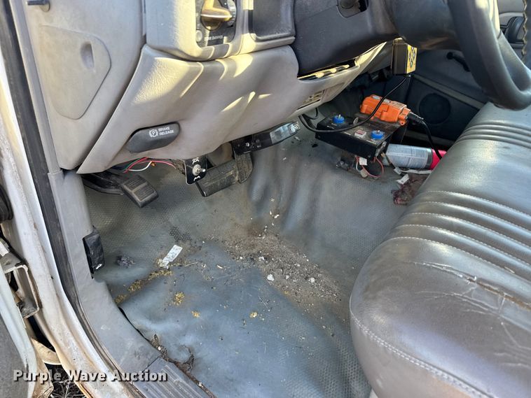 image for item FB0528 1998 GMC Sierra C3500 dump bed pickup truck