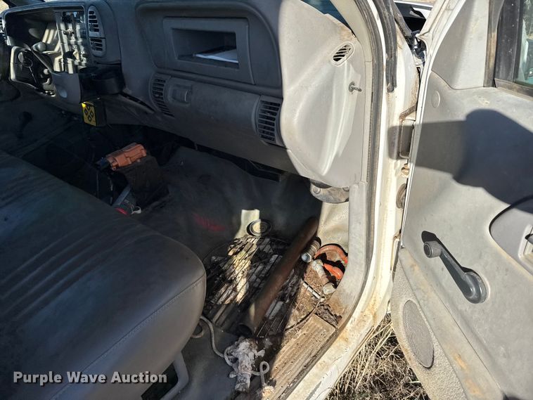 image for item FB0528 1998 GMC Sierra C3500 dump bed pickup truck