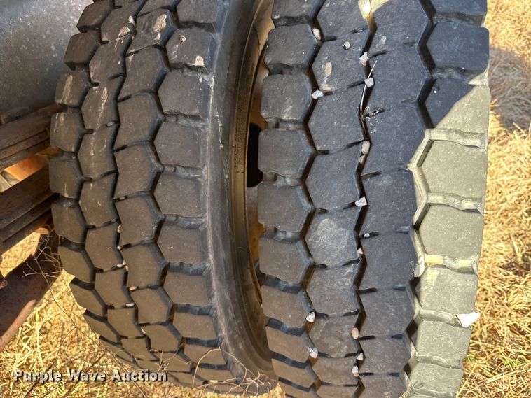 image for item FB0528 1998 GMC Sierra C3500 dump bed pickup truck