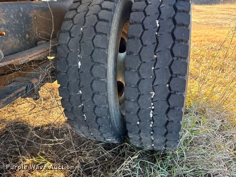 image for item FB0528 1998 GMC Sierra C3500 dump bed pickup truck