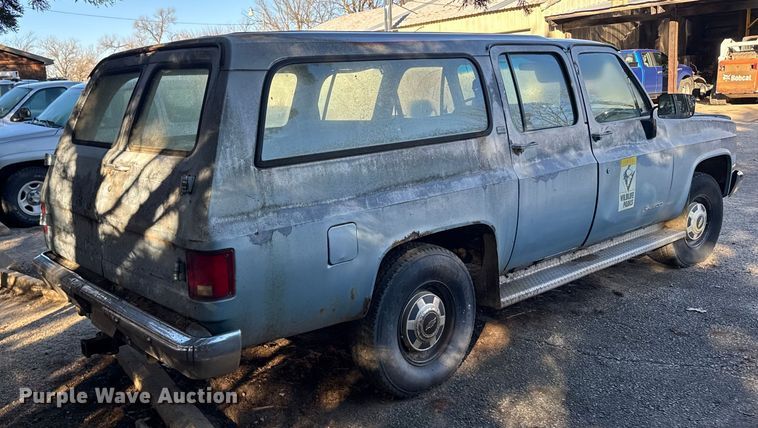 image for item FB0529 1990 Chevrolet Suburban SUV