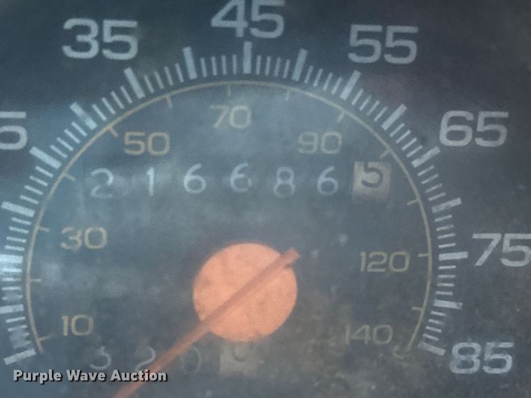 image for item FB0529 1990 Chevrolet Suburban SUV