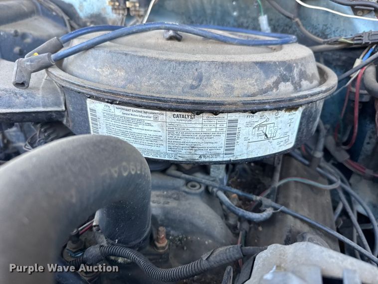 image for item FB0529 1990 Chevrolet Suburban SUV