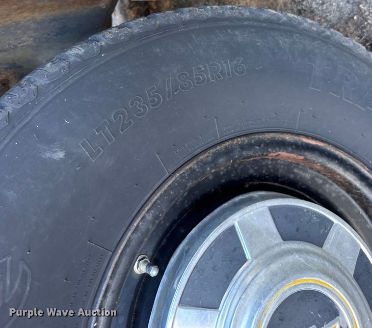 image for item FB0529 1990 Chevrolet Suburban SUV