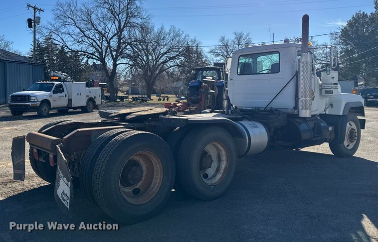 image for item FB0530 2001 Mack RD semi truck