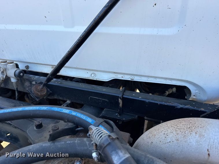 image for item FB0530 2001 Mack RD semi truck